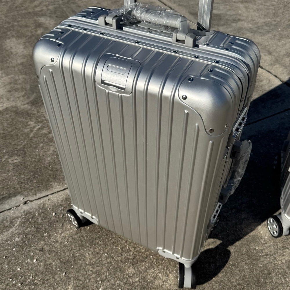New Silver Aluminum 20” Carry On Luggage by Gabbiano